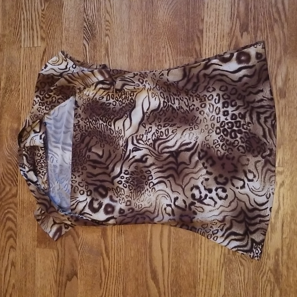 (S) Violet & Claire New York Animal Print Unique Top Business Casual